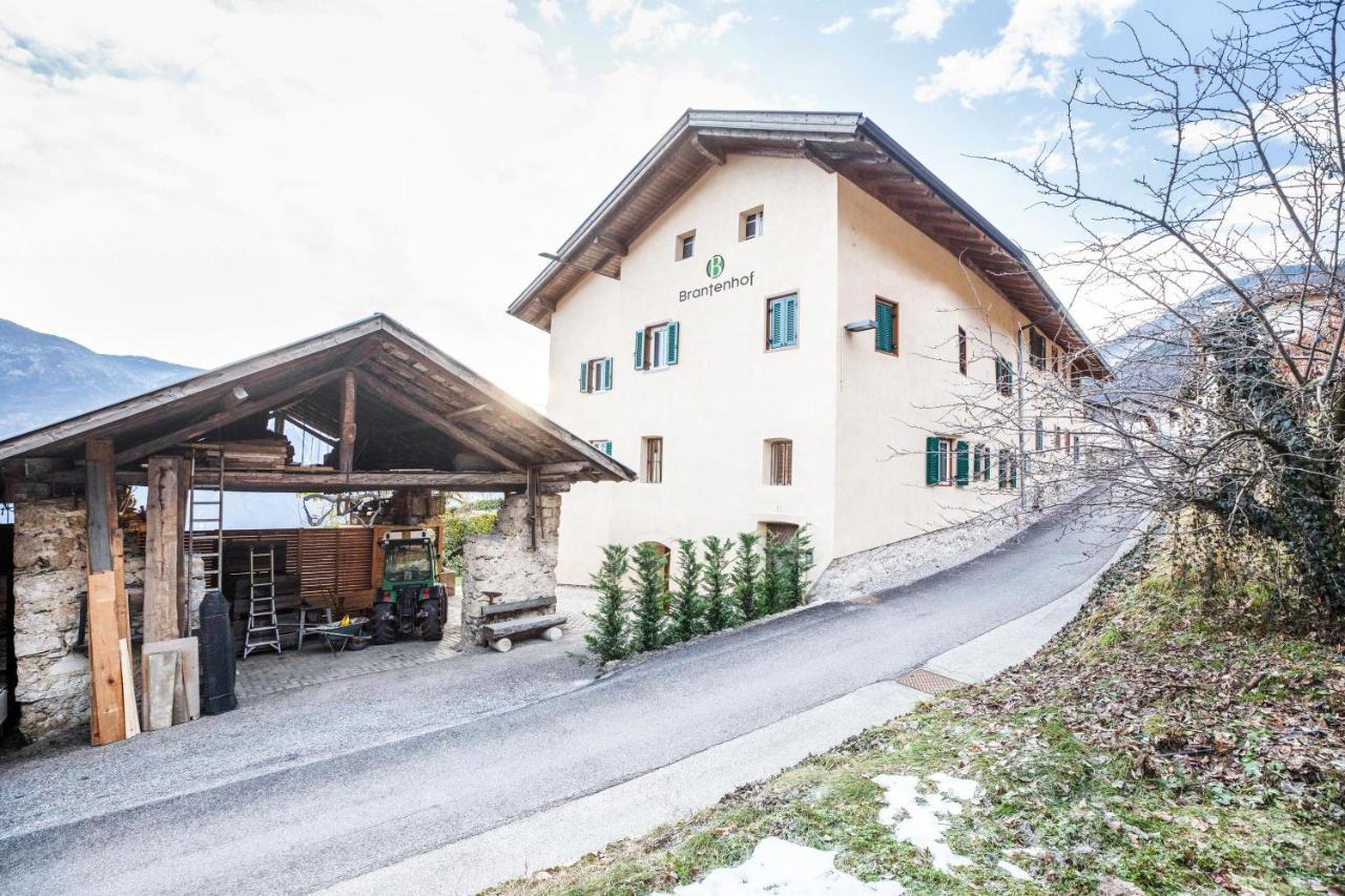 Brantenhof Ferienwohnung Vinea Cortaccia Exteriör bild