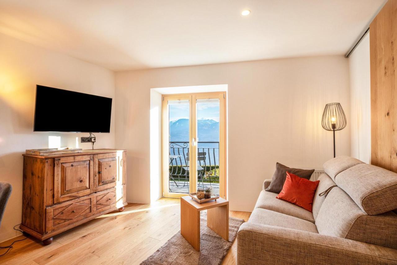 Brantenhof Ferienwohnung Vinea Cortaccia Exteriör bild