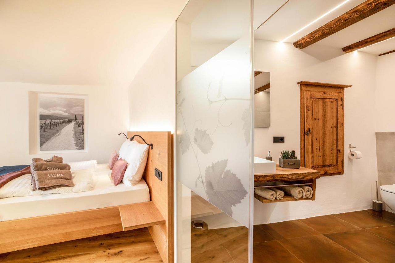 Brantenhof Ferienwohnung Vinea Cortaccia Exteriör bild